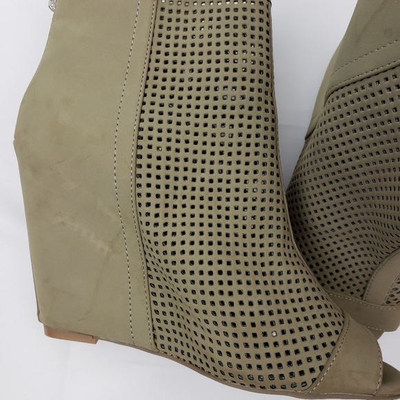 Juicy Couture Peep Toe Wedge Ankle Boots 6 - Picture 7 of 8